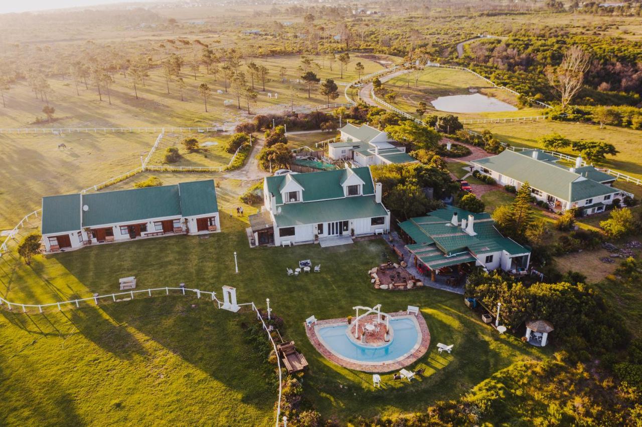 Tniqua Stable Inn Plettenberg Bay Exterior photo